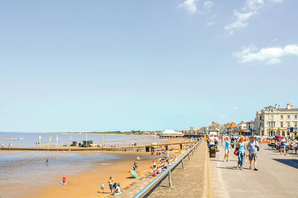 Burnham-on-Sea House | Standard economy caravan with one double and one twin.