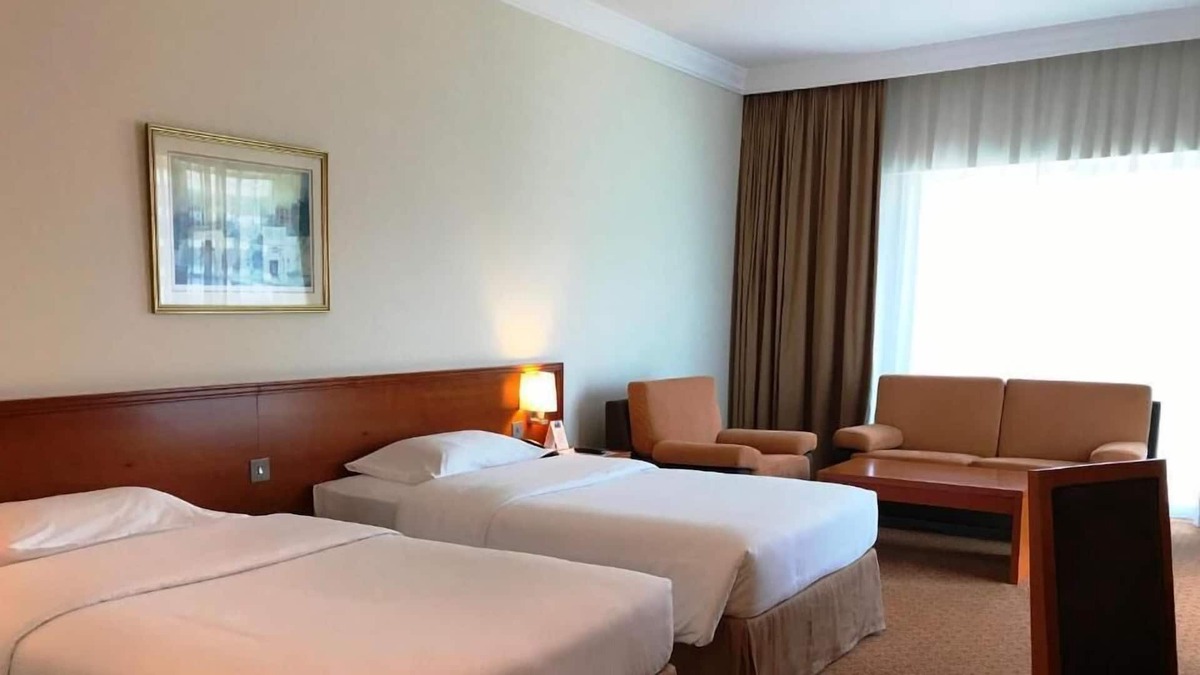 Garhoud House | Standard Room Near Garhoud Football Club
