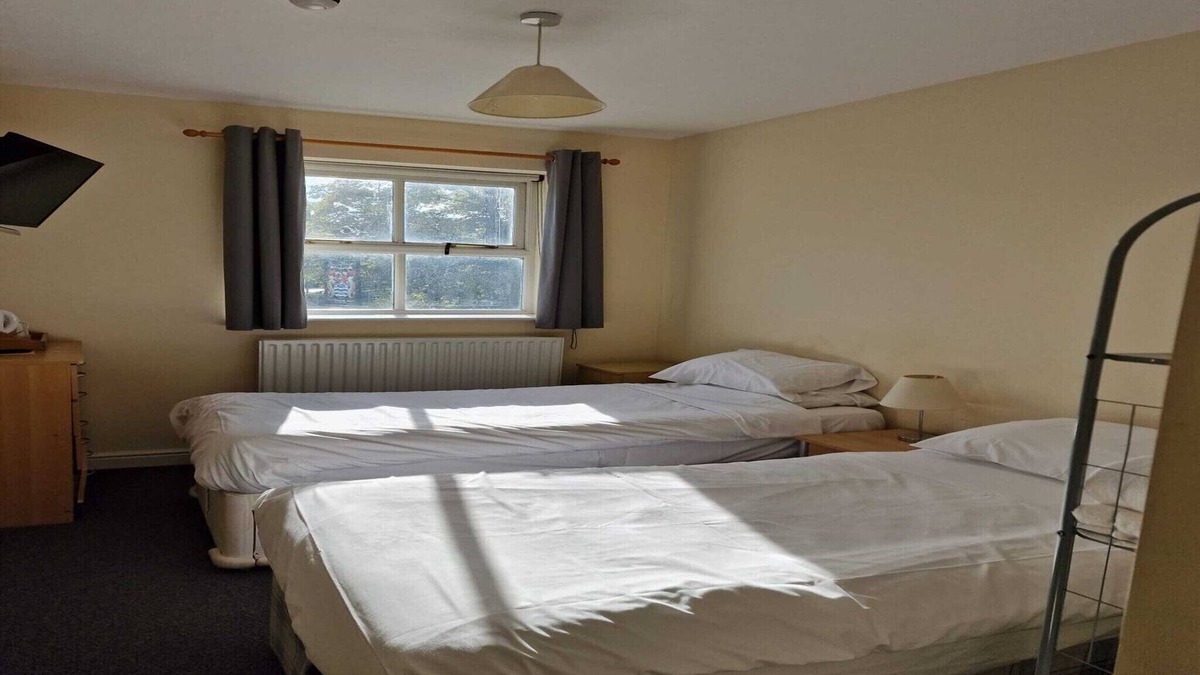 Manchester Apartment | Standard Triple Room - Shared