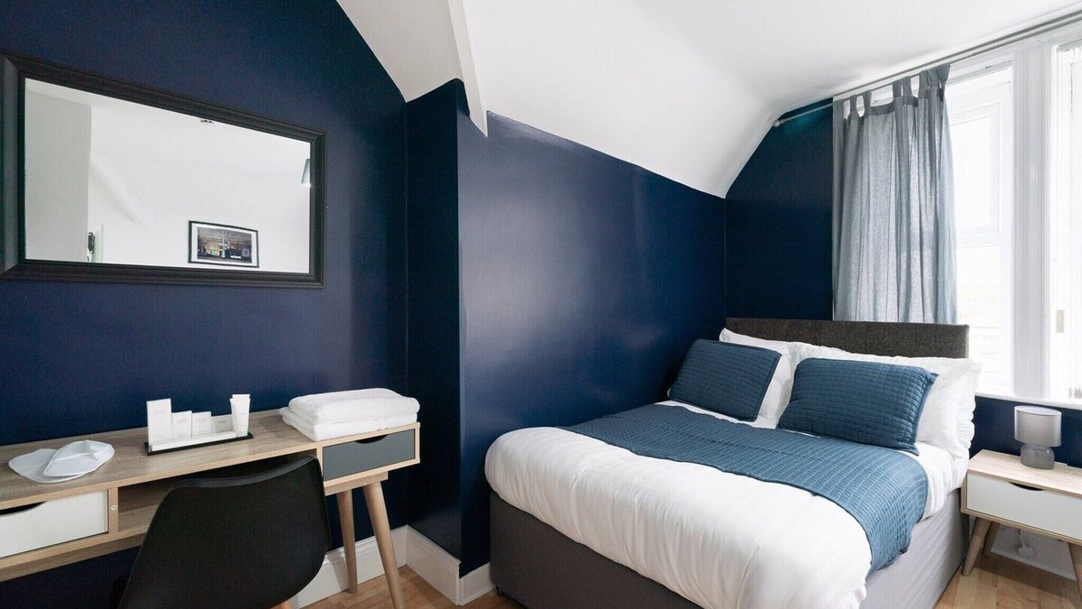 Newcastle-upon-Tyne Apartment | Standard Twin Room - Shared
