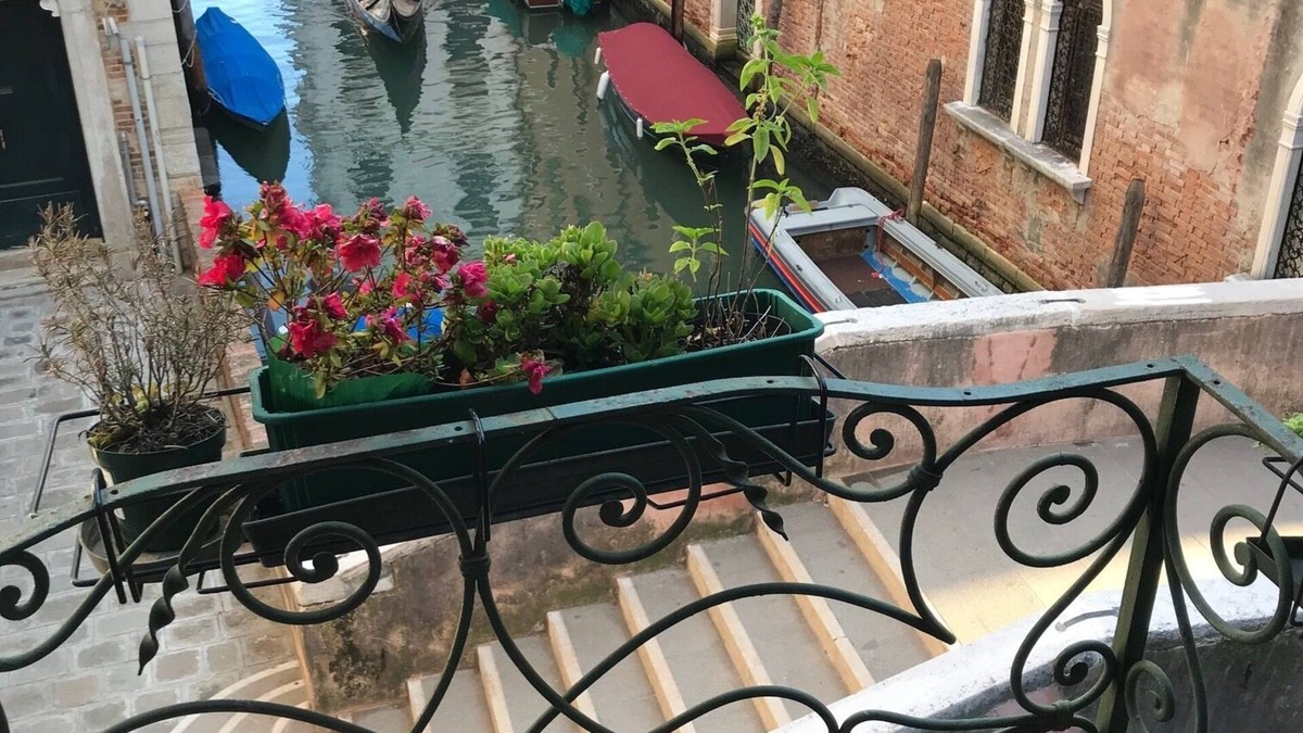 San Polo Apartment | Standing at home in the heart of the historic center of Venice