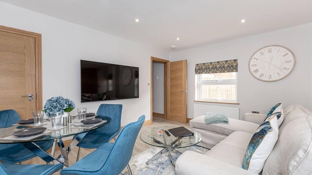 Reading House | Stanley House - 4-Bed, 4-Bath Home