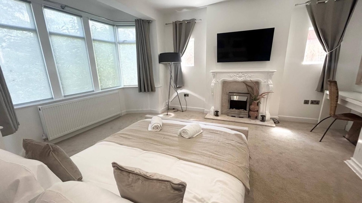 Blackpool House | Stanley House - Luxury 6 Bed, Free Parking