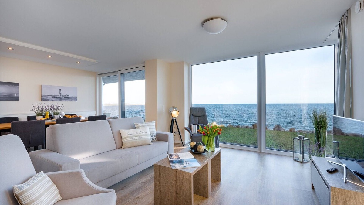 Kappeln Apartment | StarBoard: Baltic Sea vacation apartment with Baltic Sea view, two terraces, sauna & fireplace.