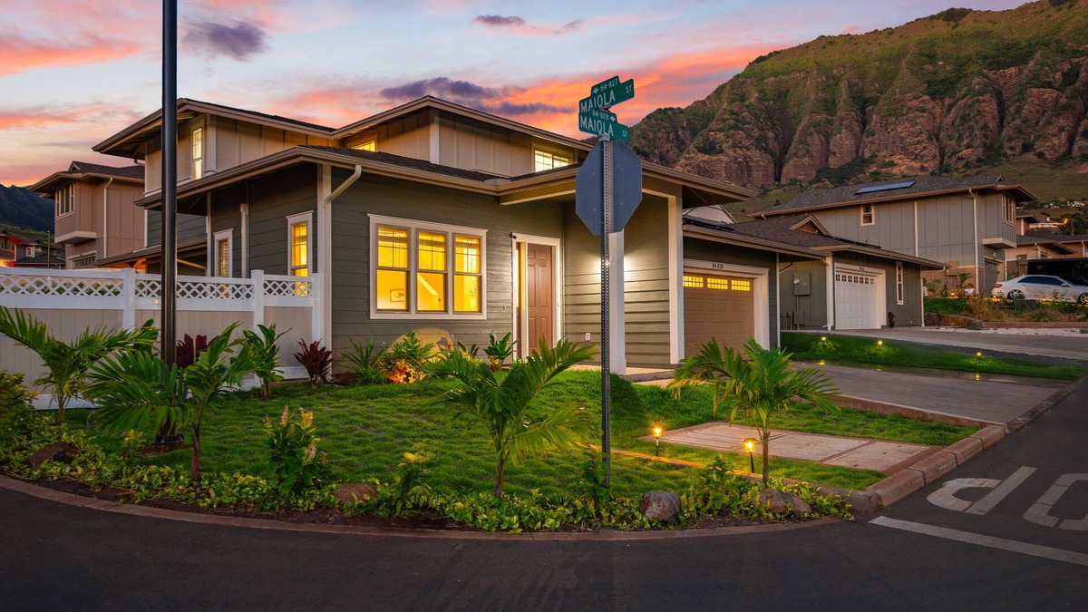 Makaha Valley Cottage | Stargazing Mountainside Cottage by Pristine Beaches