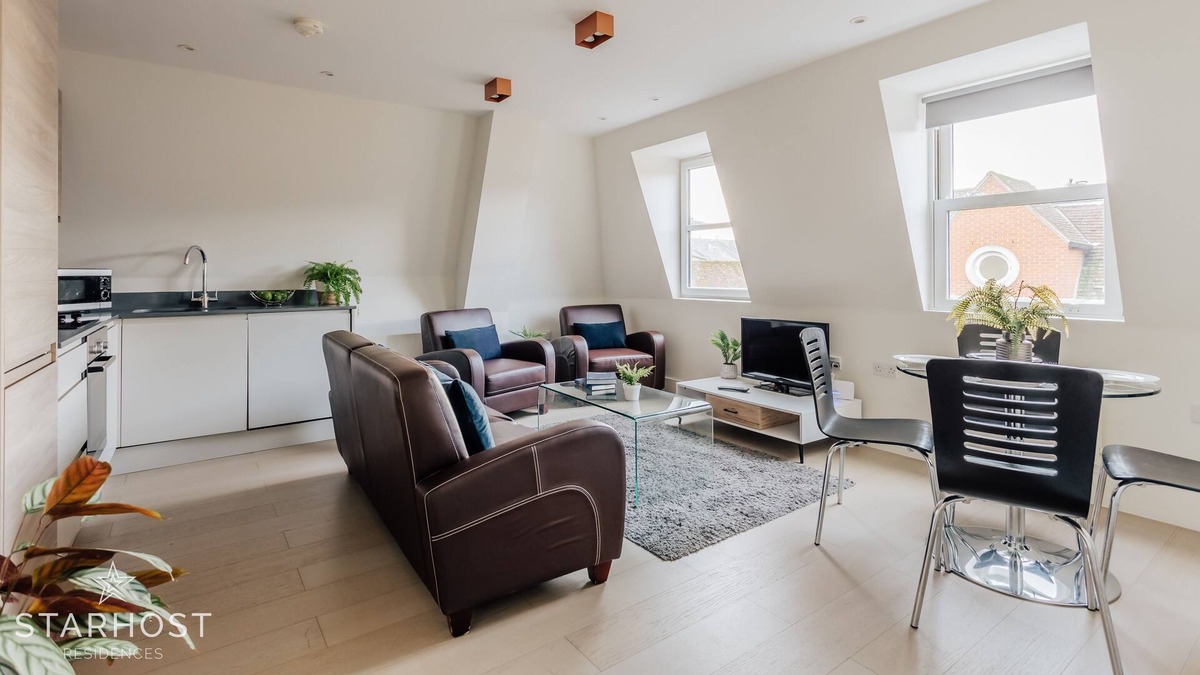 Guildford Apartment | StarHost Residences | Stylish 2 bed apartment in the centre of Guildford