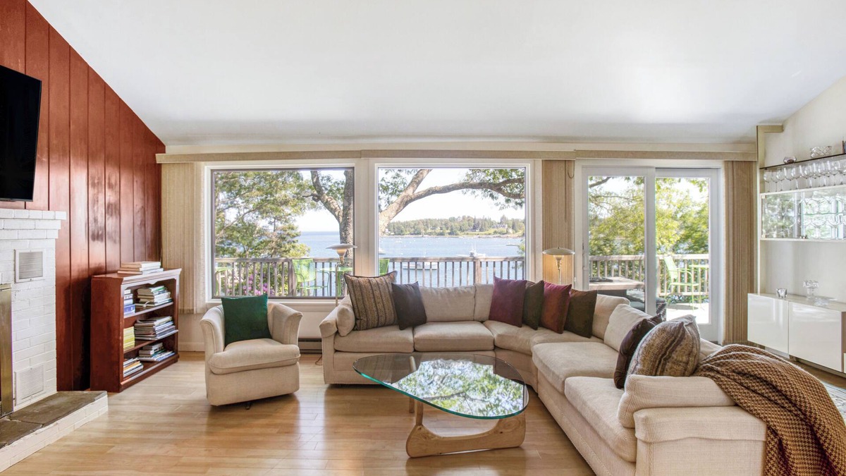 Tenants Harbor House | Starlight Deck House: Village house