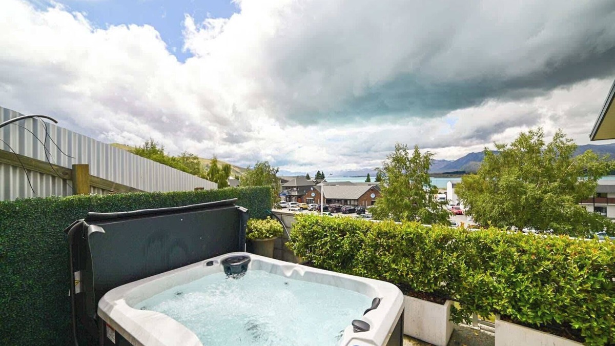 Lake Tekapo House | Starlight Lakevista Vista - 5BR Hideaway & Hot Tub