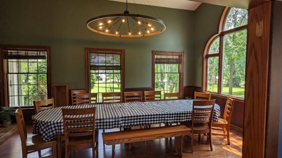 Curryville House | Starlit Oasis, HOT TUB, Fire Pit, Fireplace, XBOX