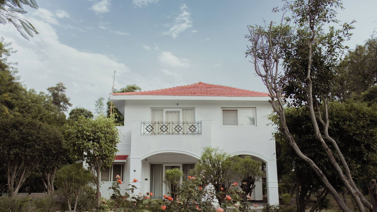 Taoru Villa | Starlit Solace - A 3bhk luxury villa with pool in Gurgaon by The Party Citadel