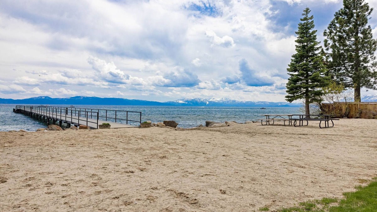 Tahoe Sierra Estates House | Starry Skies - West Shore Cabin. Walk to Private Beach. DOG OK