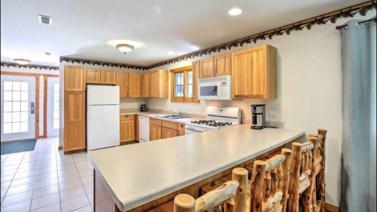 Oglesby House | Starved Rock Adventure Villa