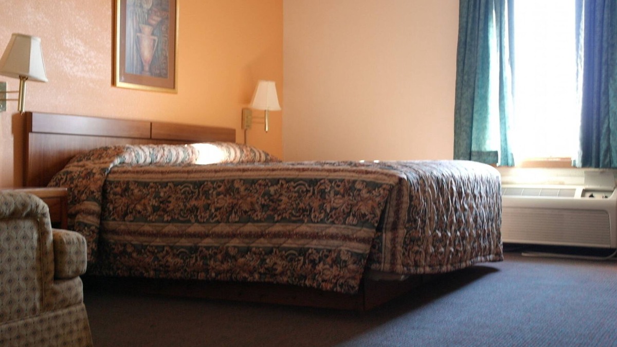 Maugansville Hotel | State Line Inn