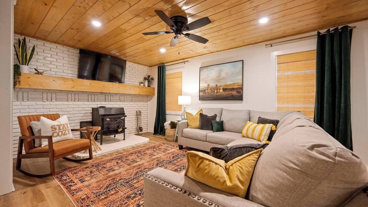 Broken Bow Cabin | State Park Haven: Sleeps 12- Min's to Marina!