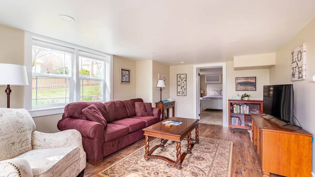 Pullman House | State Street Cottage, 1 BR Apt