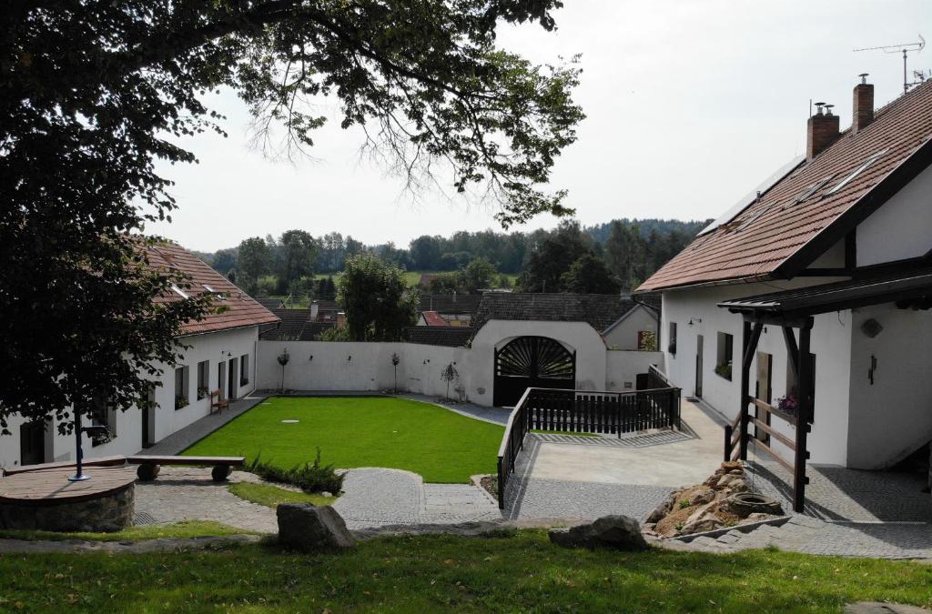 Postupice House | Statek Český Dvůr