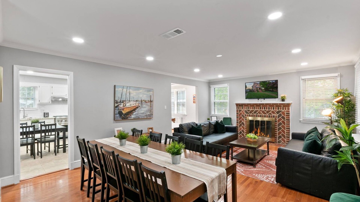 Potomac West House | Stately 5BR Historic Retreat - CozySuites