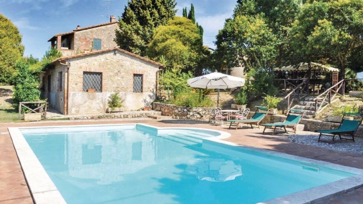 Narni House | STATELY AND COMFORTABLE FARMHOUSE