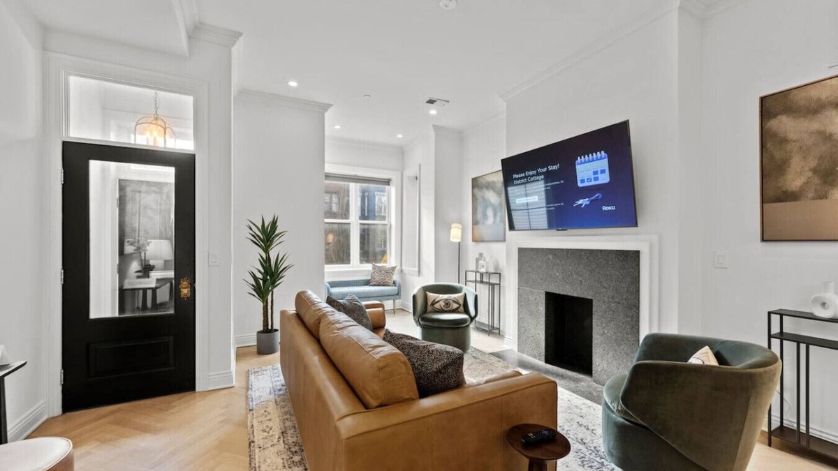 Bloomingdale House | Stately DC Rowhome | Spacious 7BR/4.5BA US Capitol