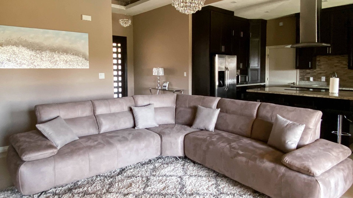 Brownsville House | Stately Retreat | Modern Kitchen & Fenced Backyard Oasis | Patio, Pool, Grill