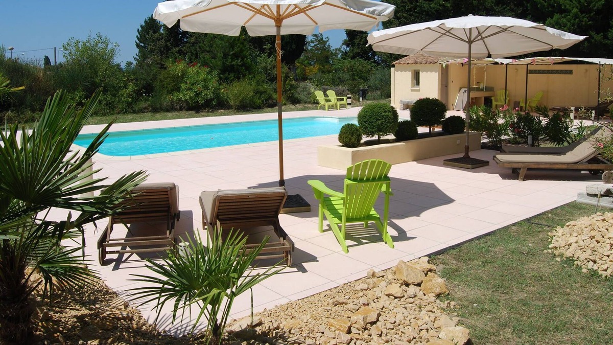 Valreas Villa | Stately villa with pool and park garden