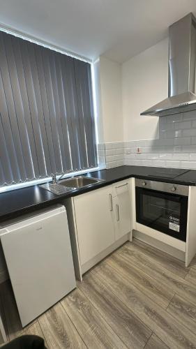 Scunthorpe Apartment | Station House One Bedroom Aparthotel - free parking!