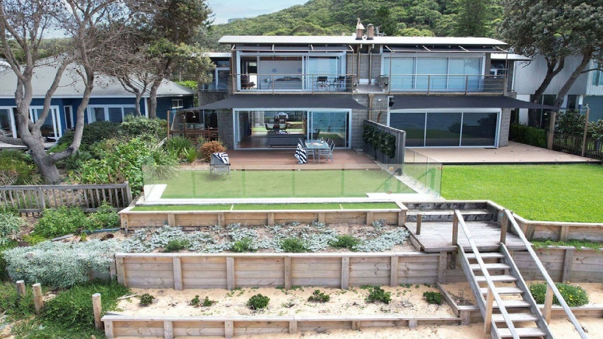 Pearl Beach House | Stay 7, pay 5 these school holidays* Beachfront