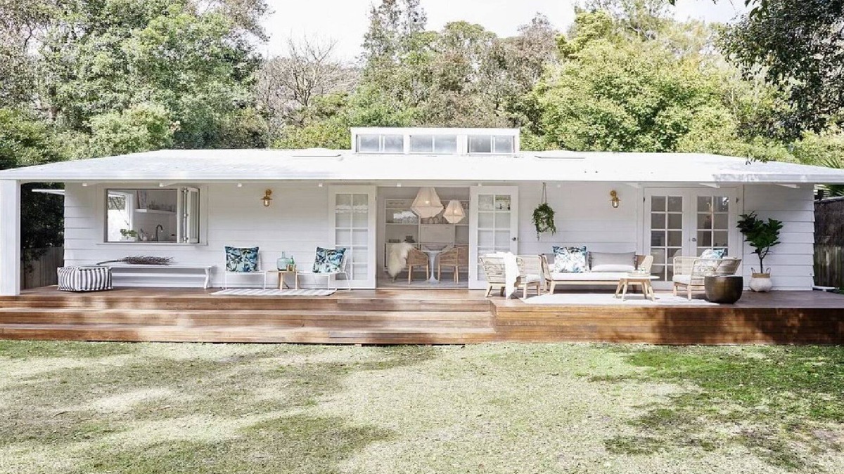 Pearl Beach House | Stay 7, pay 5 these school holidays -pet friendly