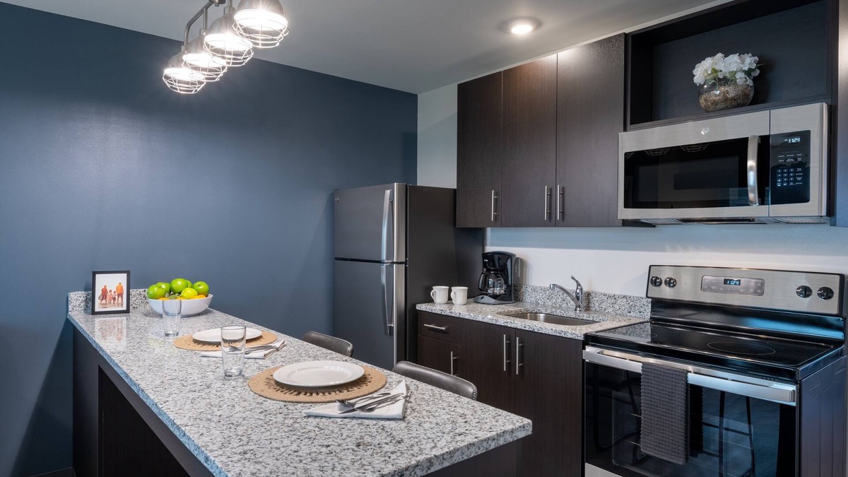Mount Vernon Hotel | Stay APT Suites Alexandria-Fort Belvoir