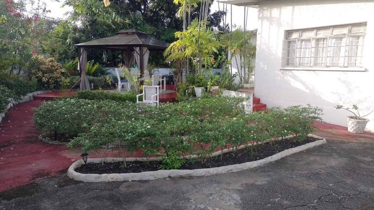Rockley House | Stay at Casa Del Caribe in beautiful Barbados! Your Home away from home.
