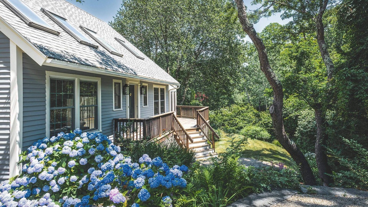Gloucester House | Stay at Lighthouse Beach