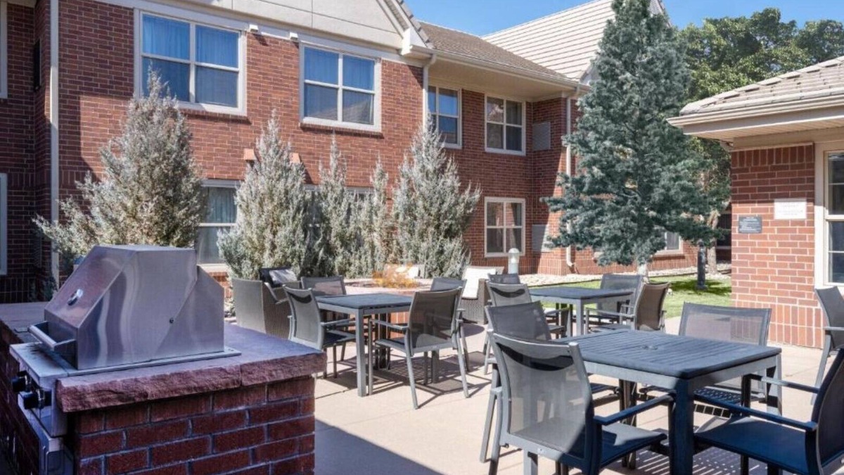 Louisville House | Stay at our modern extended stay hotel in Louisville, CO
