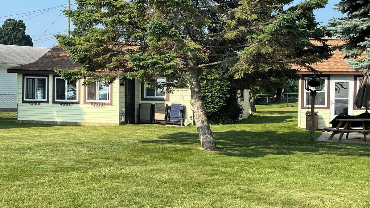 Houghton Lake House | Stay At The Lake Cottage