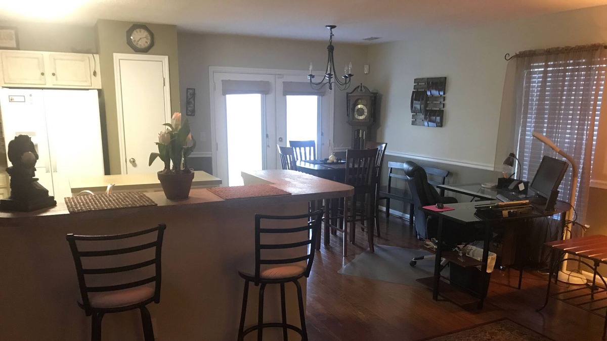 Ladson House | Stay At This Cozy Home ~ Treat It Like Your Own