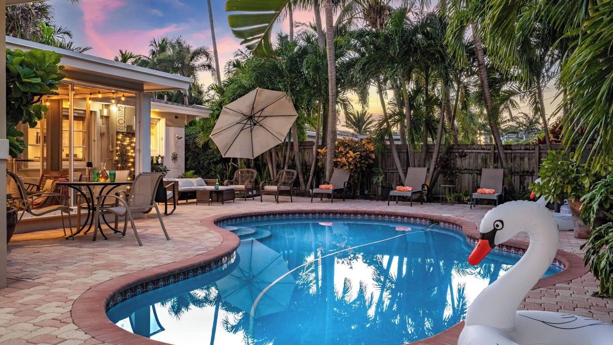 Bel Air Villa | Stay at Bel Air by the Beach for Convenience