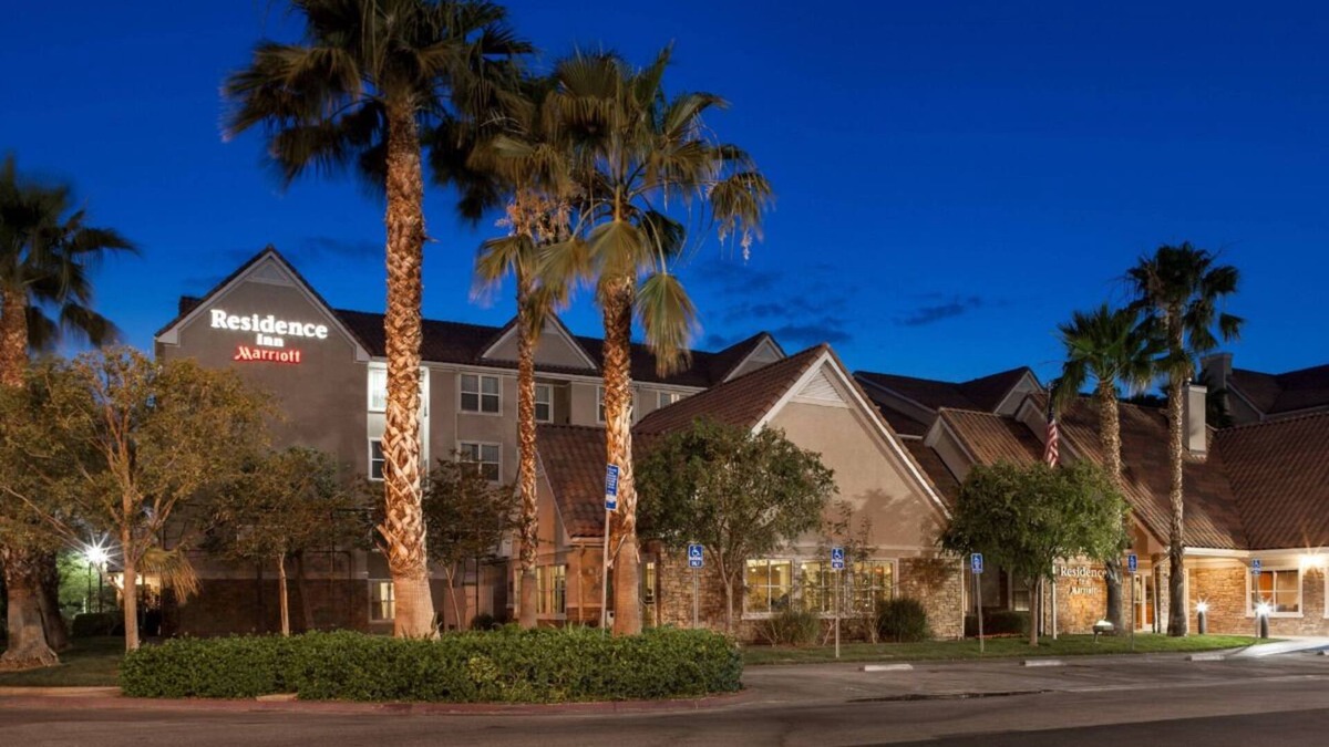 San Bernardino House | Stay Close to Big Bear Mountain! 1 BR Suite w/ Full Kitchen, & Breakfast!