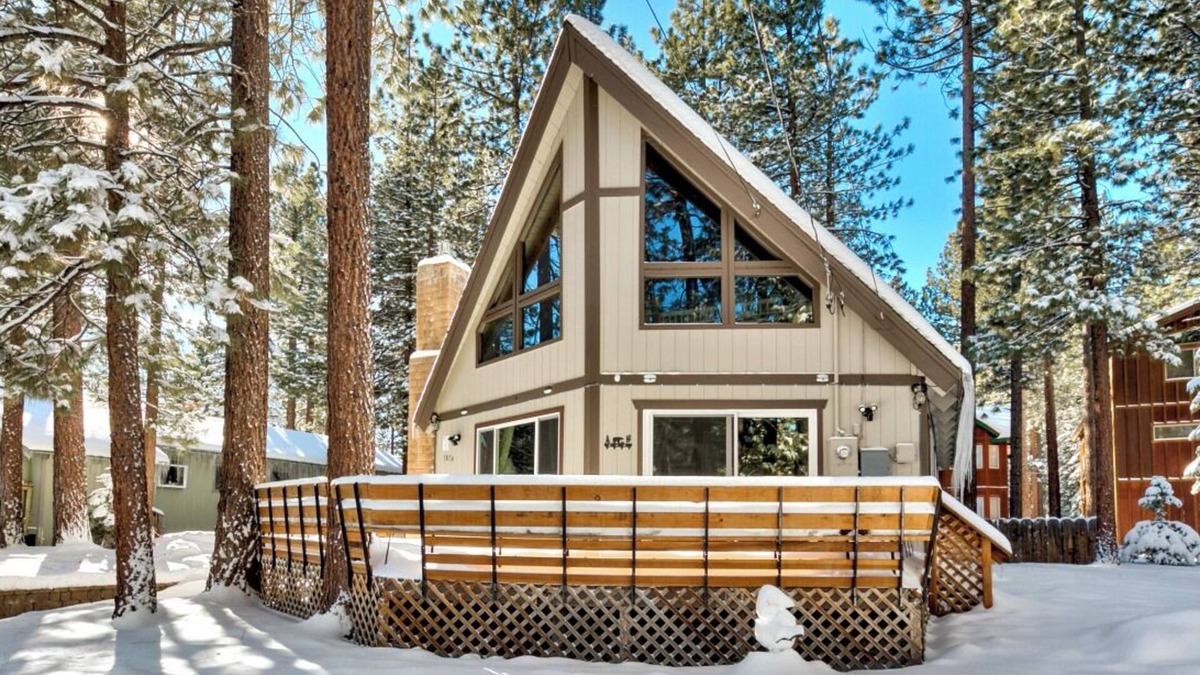 Pioneer Trail Cabin | Stay Cool! A/C + Foosball + Nature Escape