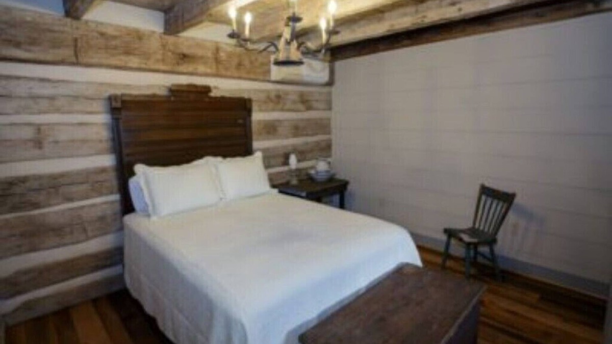 Swoope Bed & Breakfast | Stay in a 1795 Log Cabin on a working farm, George Washington Swoope, Jr Suite
