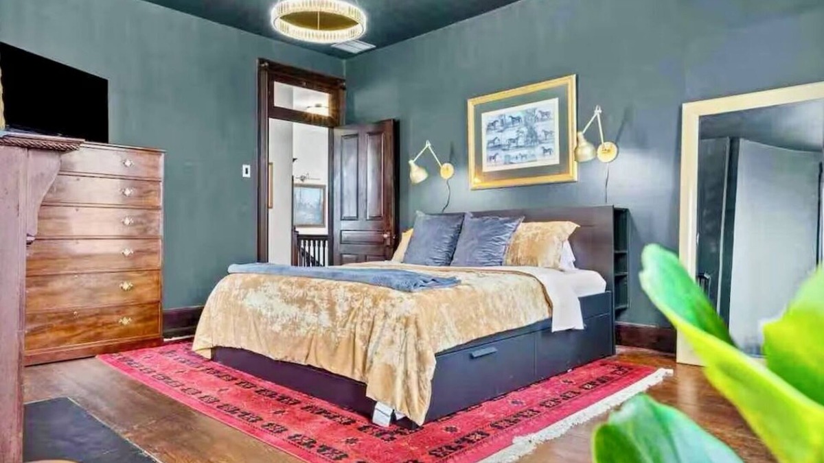 North Upper Street House | Stay in a Historic Charm in the Heart of Lexington