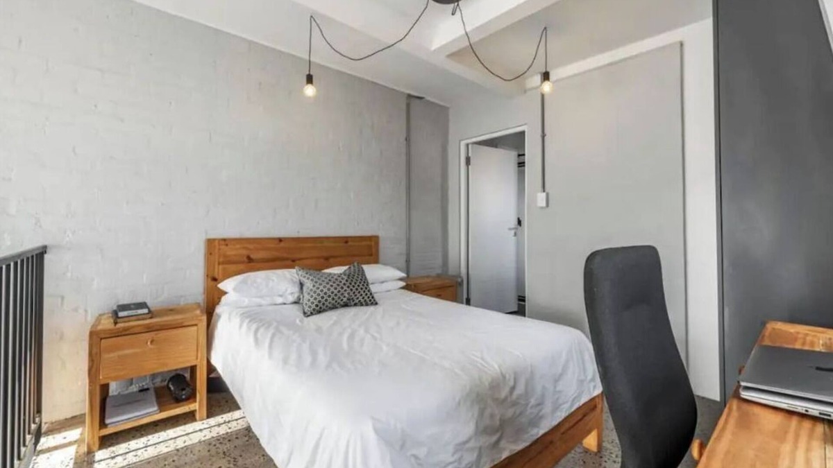 Cape Town Apartment | Stay in a modern loft with mountain views in Obz