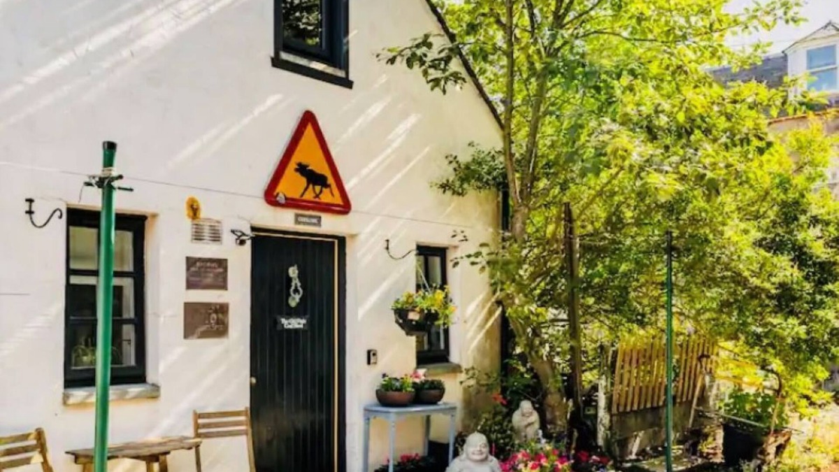 Central Aberdeen Cottage | Stay in A Quirky Old Coal Shed, Right By The Sea In Footdee, Aberdeen