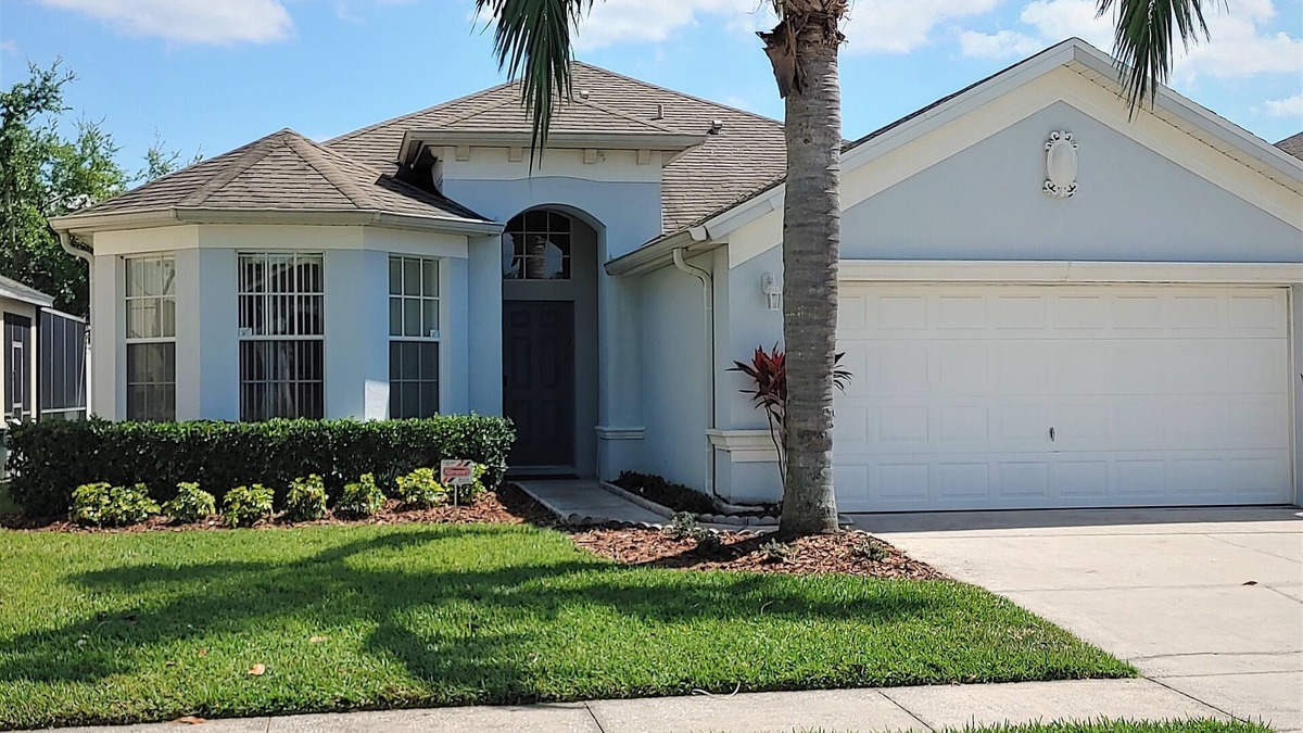 Haines City House | Stay in Luxury, Private Pool/Spa, Games Room, Close to Disney and Golf
