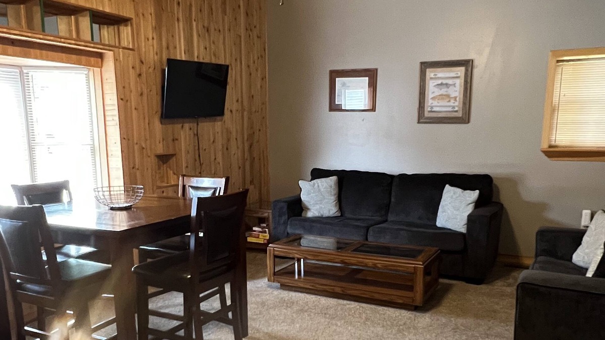 Ohiopyle Apartment | Stay In Ohiopyle, Closest to the GAP trail, Hot Tub