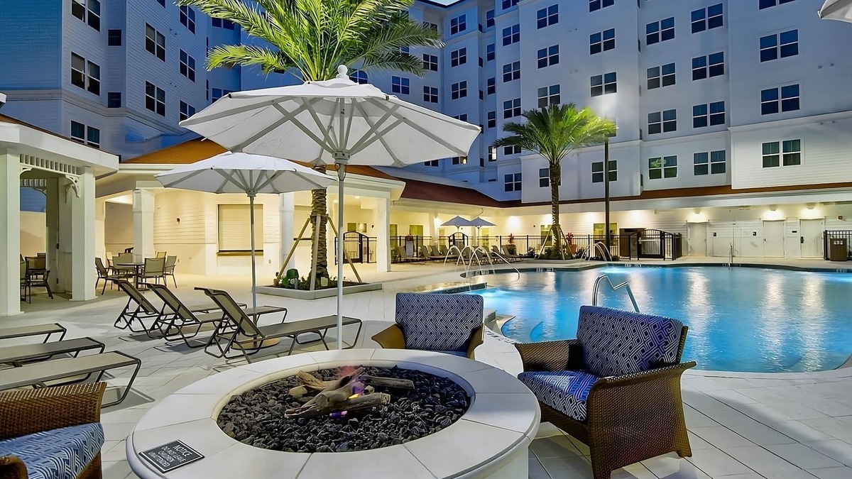 Florida Central Atlantic Coast House | Stay in Orlando! Near Disney, w/Onsite Parking, Pool, Free Shuttle!