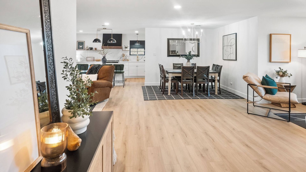 Lawton House | Stay in Style near Lawton's best spots!