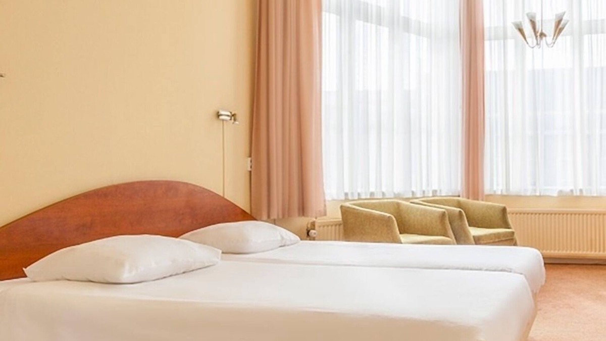 Deventer Hotel | Stay in Style with On-Site Bar, Breakfast Service, Near Speelgoedmuseum