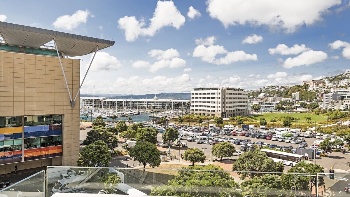 Te Aro Apartment | Stay in the City - Wellington Marina View