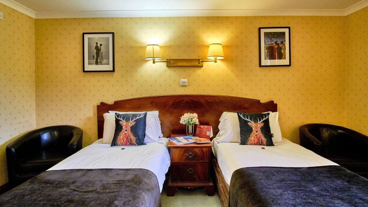 Tyndrum Hotel | Stay in the Heart of Nature with Garden Views and Mountain Access