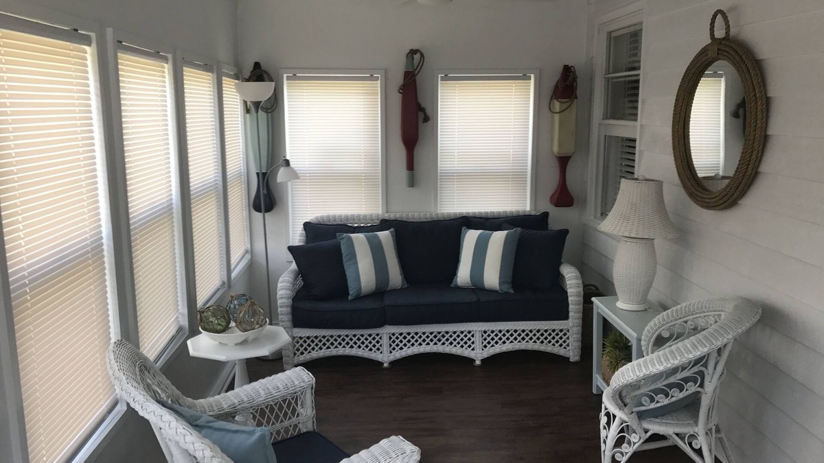 Nags Head Cottage | Stay in the Old Beach Style Flat Top House! Quick walk to the ocean!