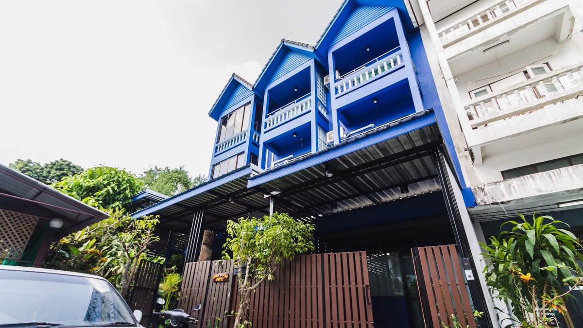 Chang Moi House | Stay in The Private Art Gallery in The Heart of Chiangmai , at Chez Pom @ 9